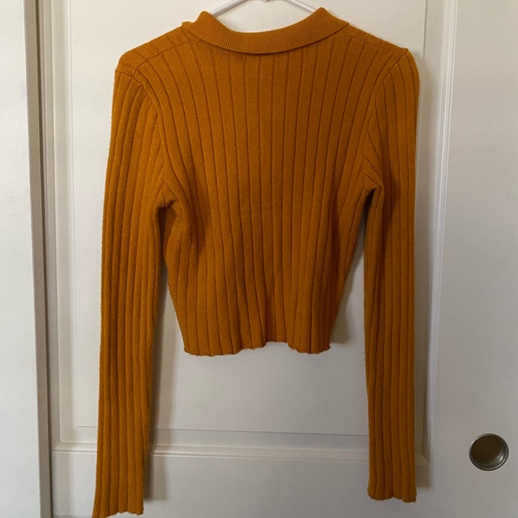 GENTLY USED Forever 21 Knit Collared Button Up Crop Mustard Sweater - Picture 2 of 6